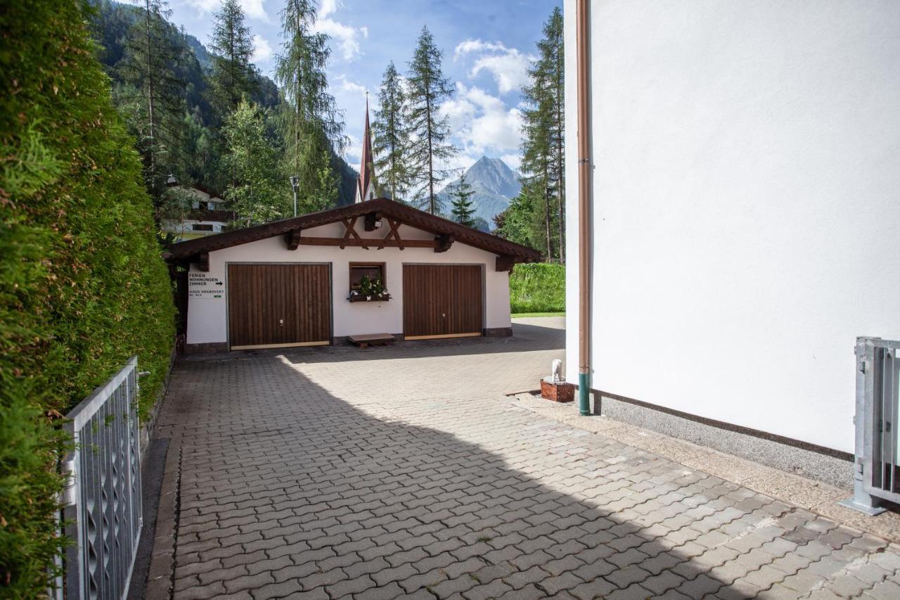 Apartamento Haus Hrabovsky Längenfeld Exterior foto